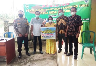 Pemdes Babatan Ilir Salurkan BLT-DD Tahap VIII