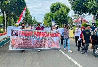 Puluhan Warga Desa Penyanggah PT PDU Lakukan Aksi Demonstrasi di Kantor Bupati