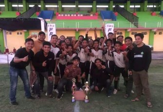 5 Orang Santri Ponpes Darul Ikhlas Al Islami Merangin Juara Liga Soeratin Cup Bersama Club Tabir FC