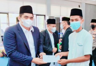 PLT Bupati bimtan Roby Kurniawan