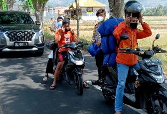 Polsek Cingambul Laksanakan Ops Yustisi Ingatkan Masyarakat Gunakan Masker 