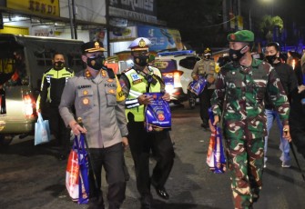 Patroli bersama TNI - Polri