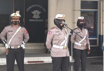 Kasat kantas Polresta Pekalongan pimpin apel pagi di halaman Eks Wil Pekalongan, Rabu (29/9/2021)