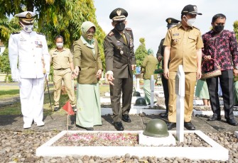 Jelang HUT TNI Korem 071/Wijayakusuma laksanakan Ziarah Nasional ke Taman Makam Pahlawan Tanjung Nirwana, Purwokerto, Banyumas. Senin (4/10/2021).