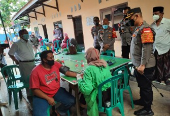 Forkopimda Kembali Gelar Vaksinasi Massal di Polsek Selatan Bermitra Ponpes Al Maliki