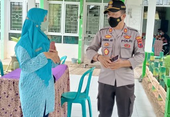 Kapolsek Pegandon berkoordinasi dengan Nakes untuk laksanakan vaksin, Minggu 28/11/2021