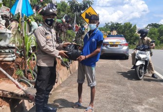 Polsek Bandara RHF Tanjungpinang Gelar Bakti Sosial
