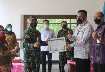 BKKBN Provinsi Jawa Tengah Berikan Penghargaan