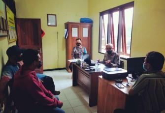 Situasi Saat Pelapor Melaporkan Terlapor ke Polsek Wonotirto 