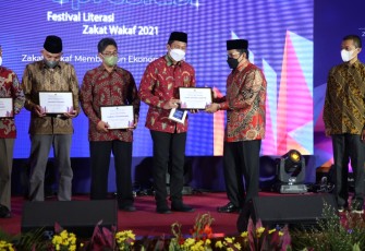 Laznas PPPA Daarul Qur'an Raih Penghargaan Kemenag di Festival Literasi Zakat Wakaf