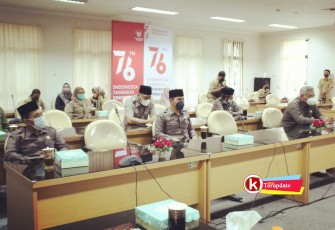 Jajaran Fraksi-fraksi DPRD Kabupaten Blitar Saat Rapat Paripurna Persetujuan Bersama APBD-P Tahun 2021 (foto : DPRD Kabupaten Blitar untuk Klikwarta.com)