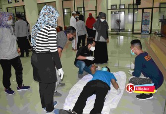 Pelatihan Bantuan Hidup Dasar Terhadap Gejala Serangan Jantung oleh Poli Jantung RSUD Mardi Waluyo Kota Blitar kepada Sejumlah Masyarakat (foto : Faisal NR / Klikwarta.com)
