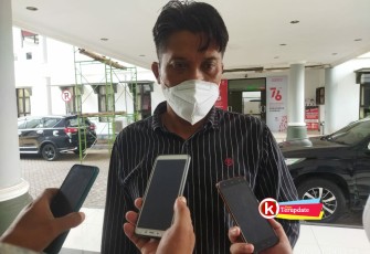 Ketua DPRD Kabupaten Blitar Suwito Saren Satoto (foto : Faisal NR / Klikwarta.com)