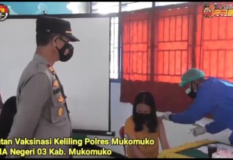 Polres Mukomuko Gelar Vaksinasi Keliling di Sekolah