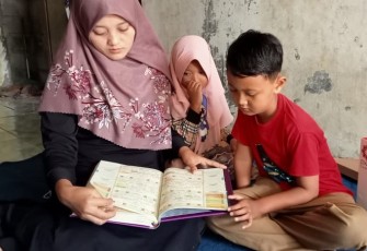 Hidupi Keluarga Dengan Menjadi Buruh Tani