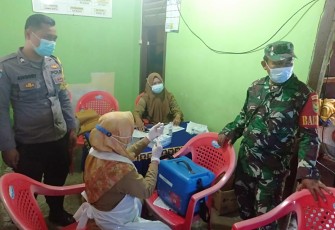 Warga Suka Banjar Divaksin