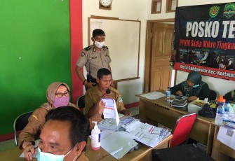 Tekan Penyebaran Covid-19, Polsek Sumberjaya Pantau Gerai Vaksinasi 