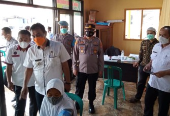 Capai Target Vaksinasi, Kapolsek Cingambul Monitoring Gebyar Vaksinasi Covid-19 Tahap I dan II di Wilkum Binaannya.