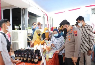 Mayjend Budi Pramono dan Kapolres Kendal Hadiri Pembukaan Festival UMKM-IKM Kendal 2021 