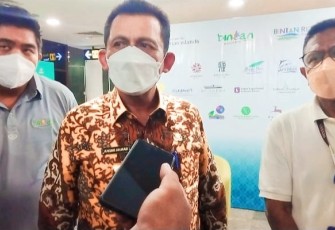 Gubernur Kepulauan Riau H. Ansar Ahmad SE. MM didampingi Plt. Bupati Bintan Roby Kurniawan S.P.W.K  bersama GGM PT Bintan Resort Cakrawala Abdul Wahab