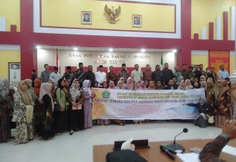 Guru Swasta saat audiensi dengan DPRK Aceh Timur