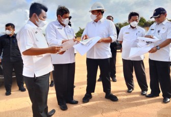 PLT Bupati Bintan Mengadakan Peninjauan Rencana Pembangunan Perkantoran di Bintan Bunyu