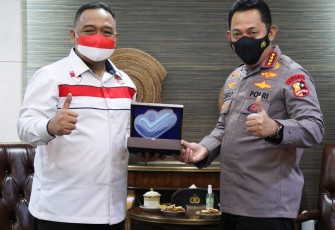  Kapolri Jenderal Listyo Sigit Prabowo menggelar audiensi dengan Kepala Badan Perlindungan Pekerja Migran Indonesia (BP2MI) Benny Rhamdani