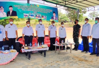 Bertempat di Halaman kantor Desa Toapaya utara, Kecamatan Toapaya, Plt. Bupati Bintan Roby Kurniawan melaui sekda Bintan Edi Prihantara meresmikan gedung Lumbung Penyimpanan kepada Kelompok Tani AGRI Bangun Jaya