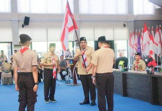 Plt Bupati Bintan saat Lepas Kontingen Kwarcab Bintan di Jambore Nasional ke-XI