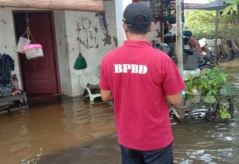 Banjir merendam permukiman warga di kabupaten Pemalang, Jawa Tengah,  pada Jumat (2/12)