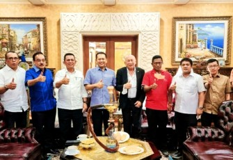 Ketua MPR Bamsoet foto bersama dalam pembahasan lanjutan bersama Gubernur Kepulauan Riau, H Ansar Ahmad, Sabtu (12/3/2021) malam kemarin.