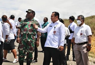 Pokja III Satgas Pengawalan DOB saat Tinjau Calon Kantor Sementara OPD 