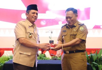Gubernur Ansar saat dalam Rakor dengan Bupati dan Walikota Se-Kepri Bahas Pengendalian Inflasi 