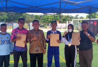 Gubernur Ansar Buka Kejuaraan Panahan Antar Pelajar di Sekolah Sultan Agung Batam, Taman Raya, Jl. M.Saleh, Belain, Kota Batam, Sabtu (26/03). 