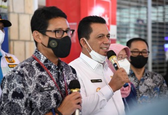 Ansar Ahmad Sambut Kedatangan Menparekraf RI di Hang Nadim Batam 