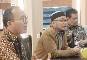 Staf Khusus Menteri Koperasi dan UKM Riza Damanik pada acara pelatihan “Coaching Business" terhadap koperasi sektor riil terpilih, di Kota Padangsidempuan, Sumatra Utara, beberapa hari yang lalu.