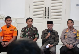 Sekretaris Daerah Kabupaten Daerah Kabupaten Cianjur, Cecep S. Alamsyah pada konferensi pers Update Penanganan Gempabumi Cianjur, Sabtu (3/12). 