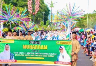 Pawai Muharam 1444 Hijriahdi kawasan Tepi Laut, Tanjungpinang, Minggu (31/07).