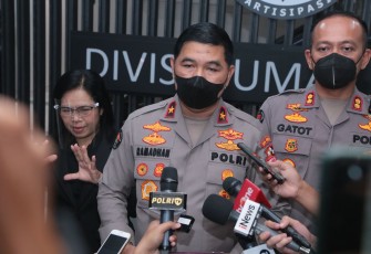 Kepala Bagian Penerangan Umum Divisi Humas Polri Brigjen Ahmad Ramadhan kepada wartawan, Sabtu (1/1/2022).</p>