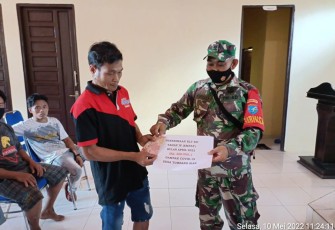 Babinsa Koramil Kahut Hadiri Penyaluran BLT DD Desa Tumbang Sian 