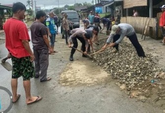 Tripika Kaur Utara saat Gelar Gotong Royong bersihkan Lingkungan
