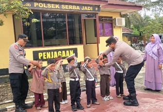 Keceriaan Anak PAUD Pelangi saat Kunjungi Polsek Serbajadi Polres Aceh Timur