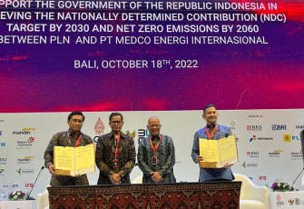 MedcoEnergi dan PLN saat Teken MoU Studi Pengembangan Sumber Energi Terbarukan
