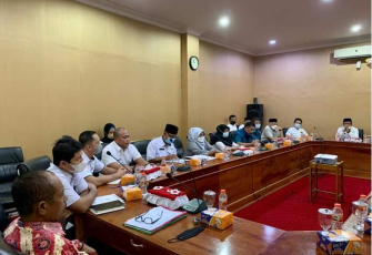 Rapat Dengar Pendapat Pembuatan Sertifikat Rumdin Guru yang Terhambat