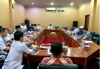 RDP terkait Pembuatan Sertifikat Rumdin Guru yang Terhambat 