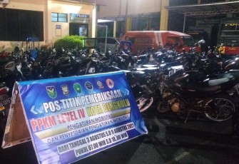 Ratusan roda dua dengan beraneka ragam pelanggaran lalu lintas terpaksa di angkut ke Mapolres Bengkulu untuk di Kandangkan