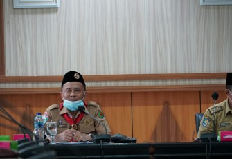 Sekda Provinsi Bengkulu, Hamka Sabri, saat rapat evaluasi tahap pertama terhadap progres penggunaan dana Dekon/TP) dan DAK TA 2022