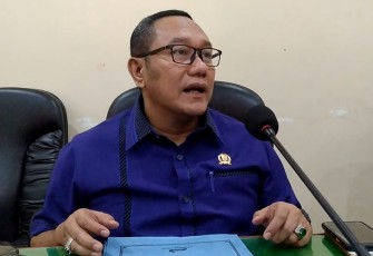 Ketua Komisi II DPRD Kabupaten Trenggalek, Mugianto, saat dikonfirmasi setelah rapat bersama OPD penghasil, Kamis (3/2/2022) (Foto : Hardi Rangga, klikwarta.com).