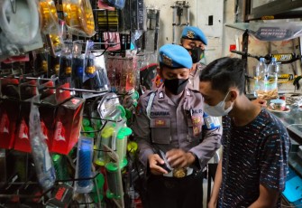 Polres Tulungagung Sosialisasi ke Toko Variasi 