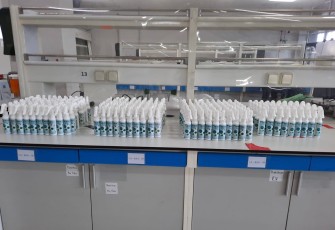 Dokumentasi: Proses Pembuatan Hand Sanitizer Berbahan Alami di Laboratorium Kimia Terintegrasi Universitas Pertamina, 2021